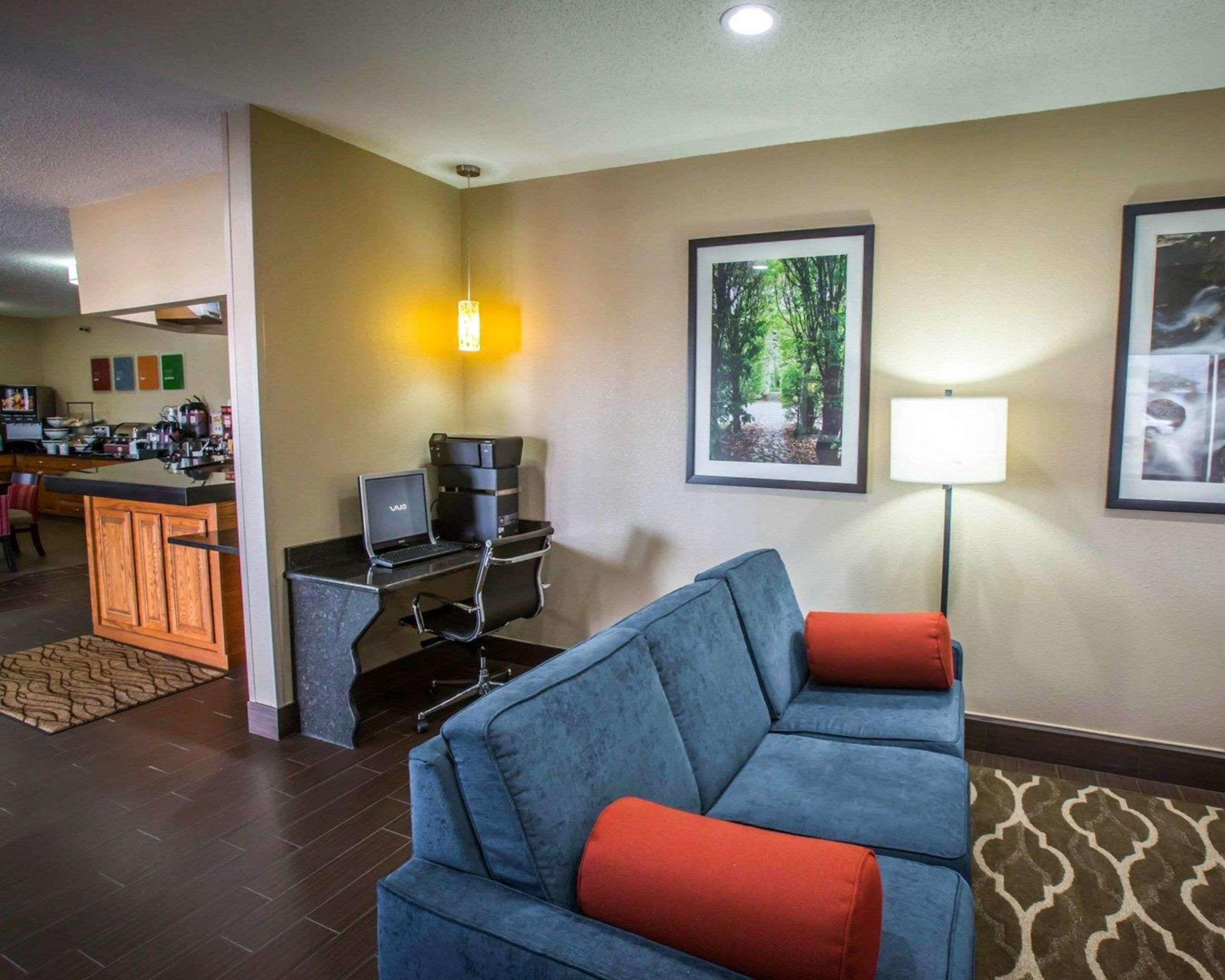 Comfort I-80 Inn Morris