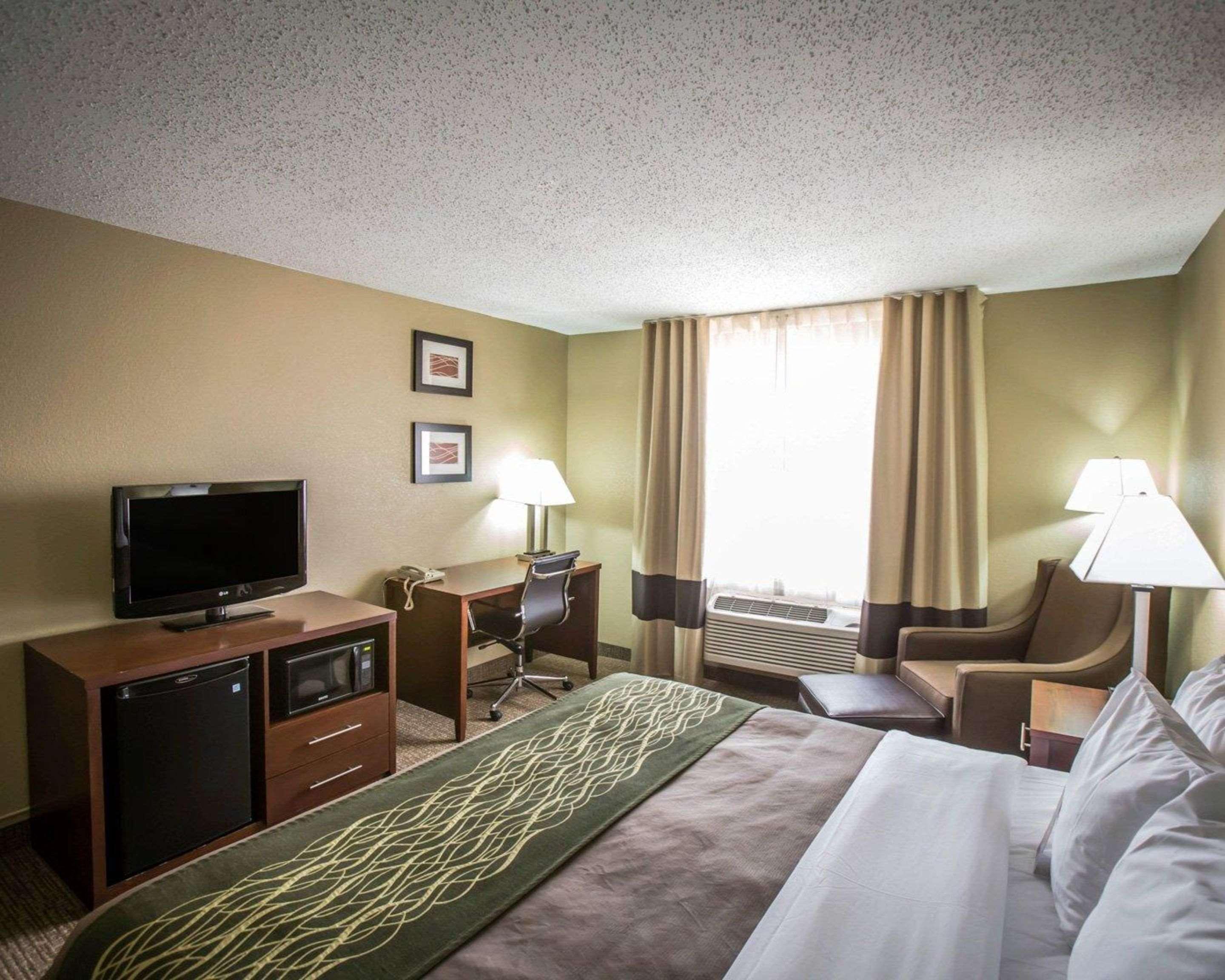 Comfort I-80 Inn Morris